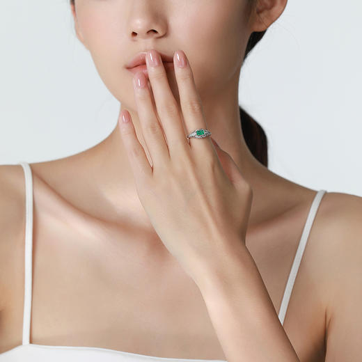 【爱丽丝】JULEE JULEE茱俪珠宝  18K白金祖母绿钻石戒指 商品图4