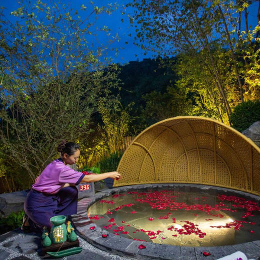 3天2晚【腾冲玛御谷悦榕庄】超长有效期至2025年底，清明/端午不加价！五一/国庆加价可用！享接机、悦榕温泉等多项权益，支持拆分使用，腾冲温泉之旅超推荐！ 商品图1