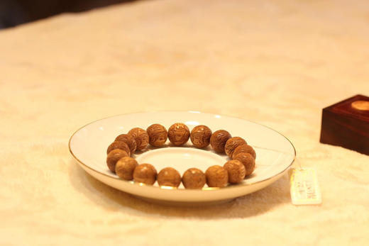 【青山特惠】1.2*17颗 红肉印度迈索尔正区老山檀六字箴言手串 L12 商品图1