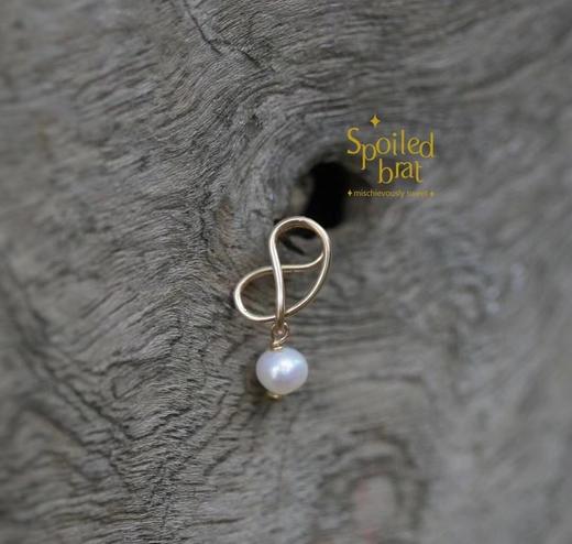 spoiled brat jewelry碱水面包系列耳釘珍珠和青金石 商品图5