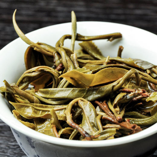 【2019新品】沧元·昆印纪念饼357g普洱茶生茶 勐库坝糯 藤条古树 商品图4