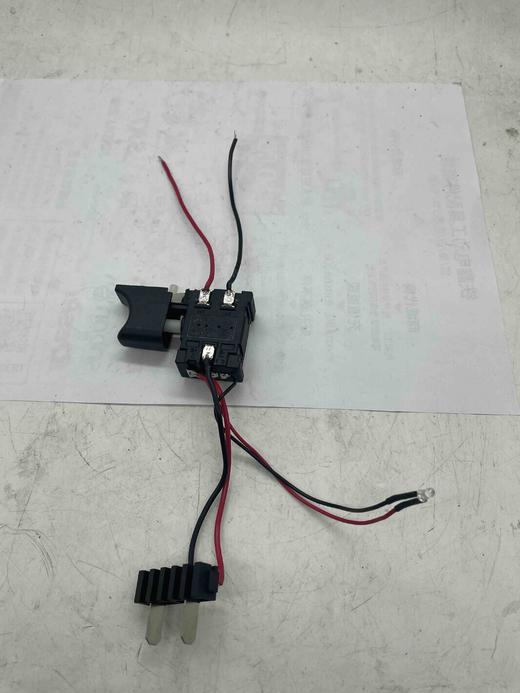 【货号04223】21v/36V锂电钻开关威克士款插脚开关锂电钻配件 商品图2
