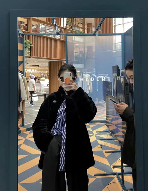 HIDEMI 黑色皮毛一体简约皮襻设计感中长款大衣 商品图4