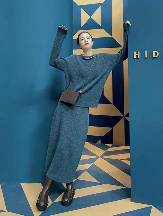 HIDEMI 琥珀蓝羊驼绒套装 毛衣/半身裙 商品图1
