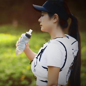 奥尼捷白色越野背包大约10升装C9108S纯白