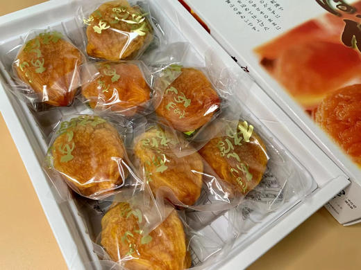 日本·进口富山柿饼。来自富山县，日本柿饼的故乡，纯手工制作，口感Q糯甜蜜似果冻感，一直以来人气指数高居不下。很多人去日本旅游特意要带点回来送礼，也很受各路美食博主推崇。 商品图4