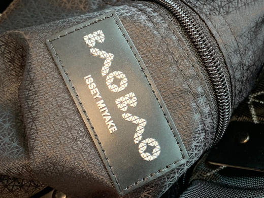 三宅一生-银色 商品图6