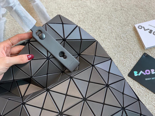 三宅一生-磨砂黑 商品图3