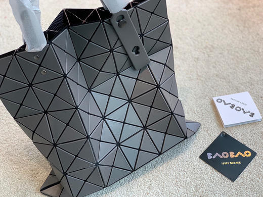 三宅一生-磨砂黑 商品图5