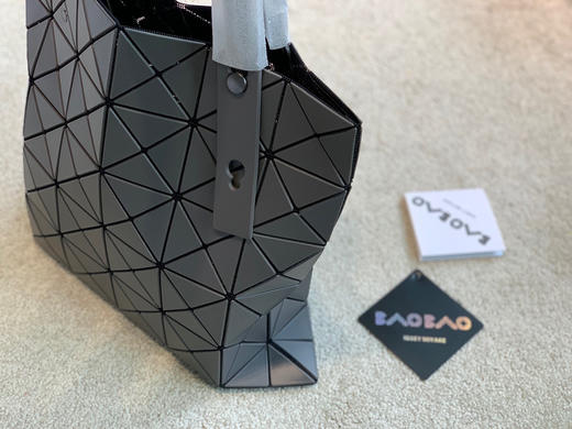 三宅一生-磨砂黑 商品图8