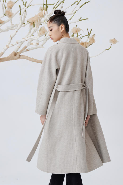 双排扣人字纹羊绒呢女长大衣 SJF92W821C 商品图2