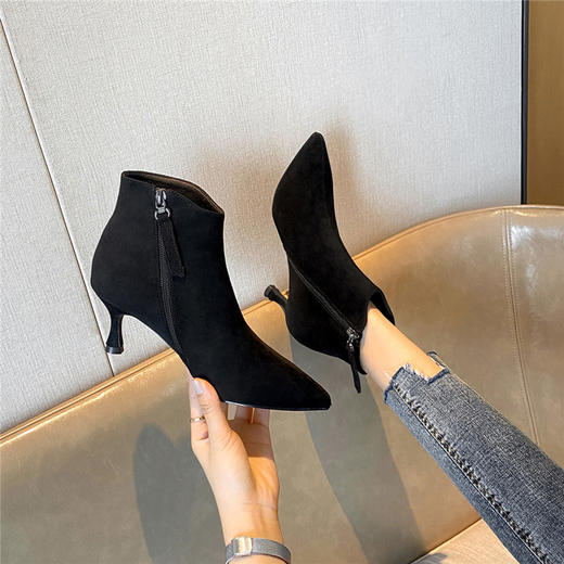 ZHR气质尖头女靴简约温柔风短靴显高瘦瘦靴 商品图0