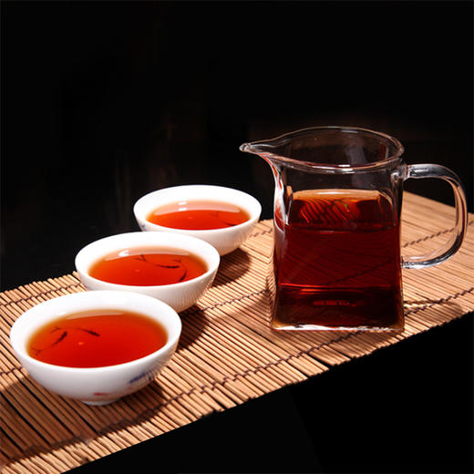 普洱老茶 吉顺号普洱熟茶布朗茶砖口粮茶200克每砖 商品图1