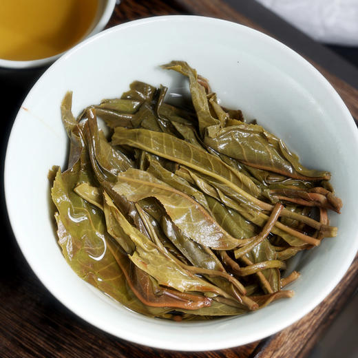 89      【买5送1】普洱茶生茶饼2021年易武凤凰窝古树纯料普洱茶头春200g 商品图3