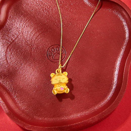 潮宏基爱乐虎足金挂坠 商品图3