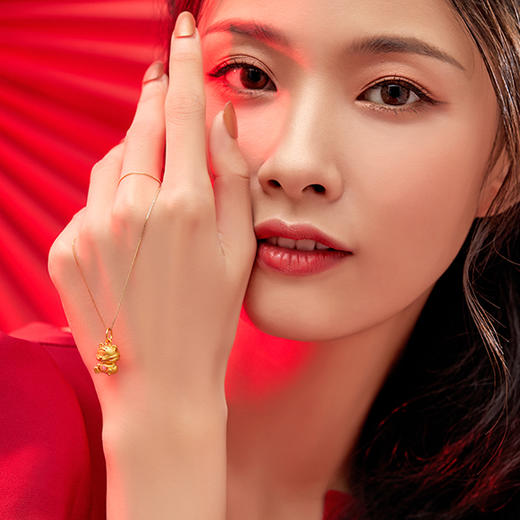 潮宏基爱乐虎足金挂坠 商品图5