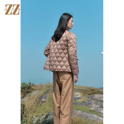 佐尔美2021新款 轻薄蓬松保暖短款休闲运动风羽绒服女E14YY02 商品图4