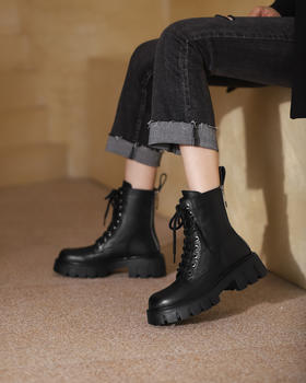 西村名物2021冬季新款女真皮英伦风短靴低跟靴子T21DS45861