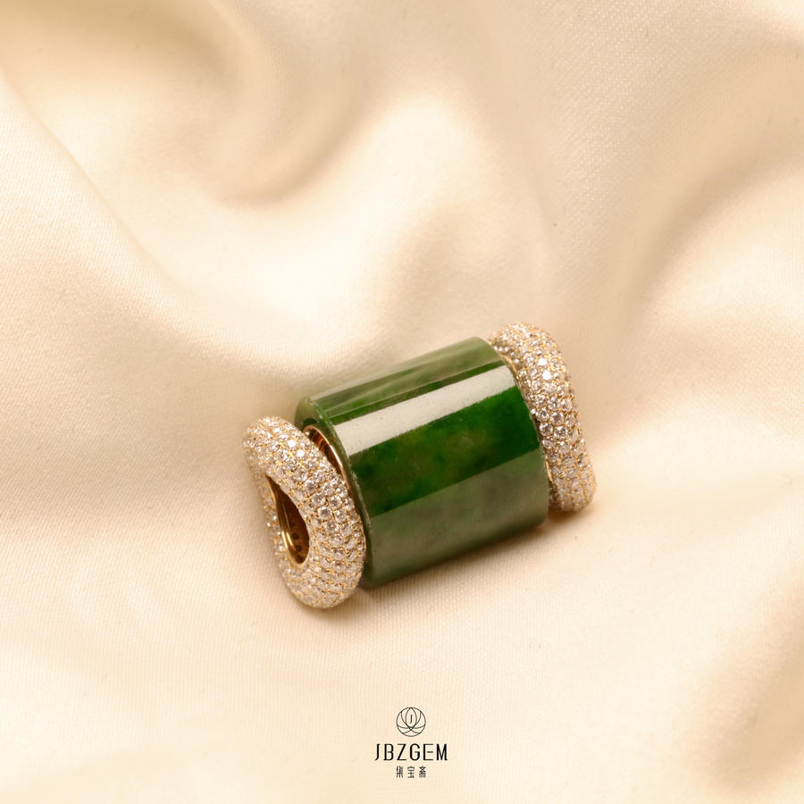 【集宝斋珠宝】翡翠路路通吊坠·18k金,天然钻石镶嵌