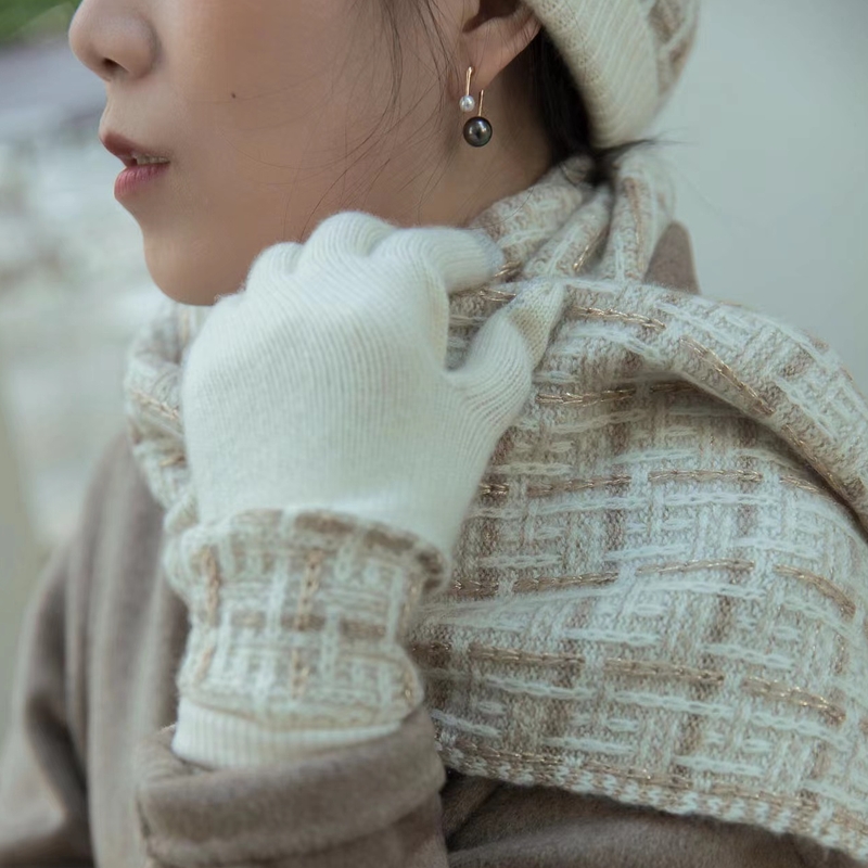 【漫步香榭丽舍】 纯羊绒小香风围巾手套帽子三件套