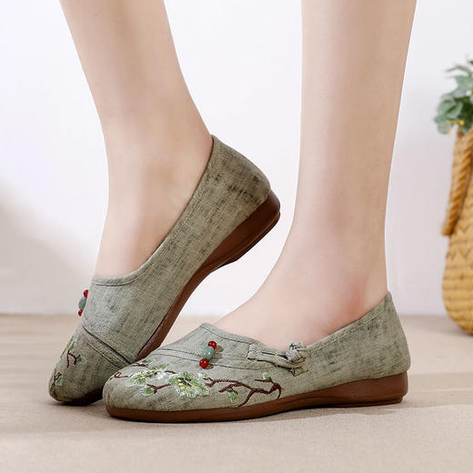 新款老北京国潮布鞋女夏季新款薄款民族风绣花妈妈女式春秋汉服平底单鞋子 商品图2