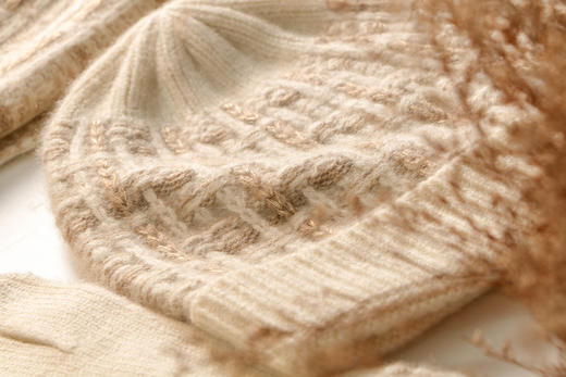 【漫步香榭丽舍】 纯羊绒小香风围巾手套帽子三件套 商品图2