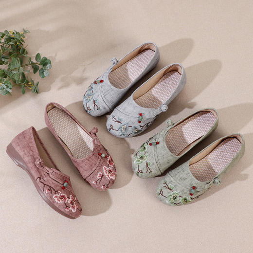 新款老北京国潮布鞋女夏季新款薄款民族风绣花妈妈女式春秋汉服平底单鞋子 商品图3