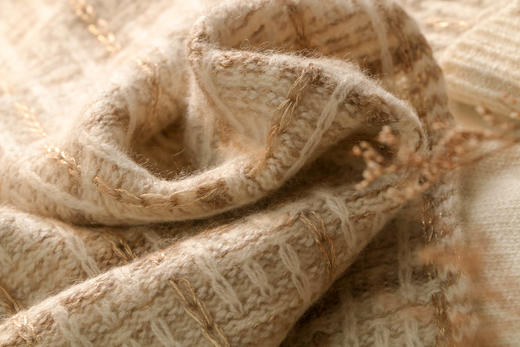 【漫步香榭丽舍】 纯羊绒小香风围巾手套帽子三件套 商品图3