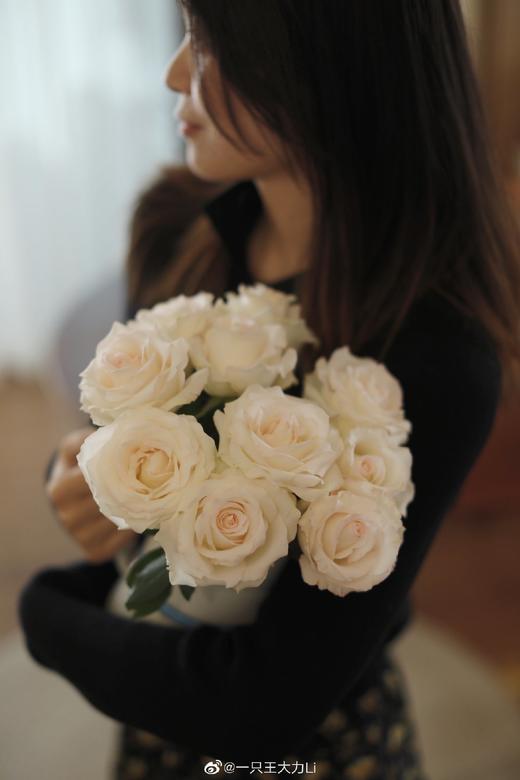 【此刻的冲动，是为明天的美好买单 】简小姐精选节日花礼年卡 商品图3