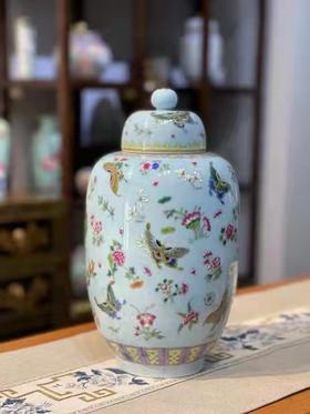 江荣荣：天蓝古彩蝶恋花罐