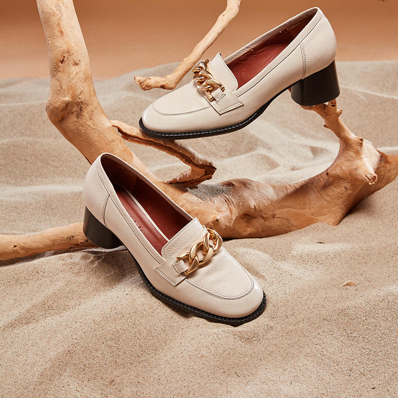 patricia/帕翠亚西班牙原产2021秋冬新品 金色链条扣中粗跟女单鞋乐福