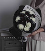 小香风黑白玫瑰花束 商品缩略图2