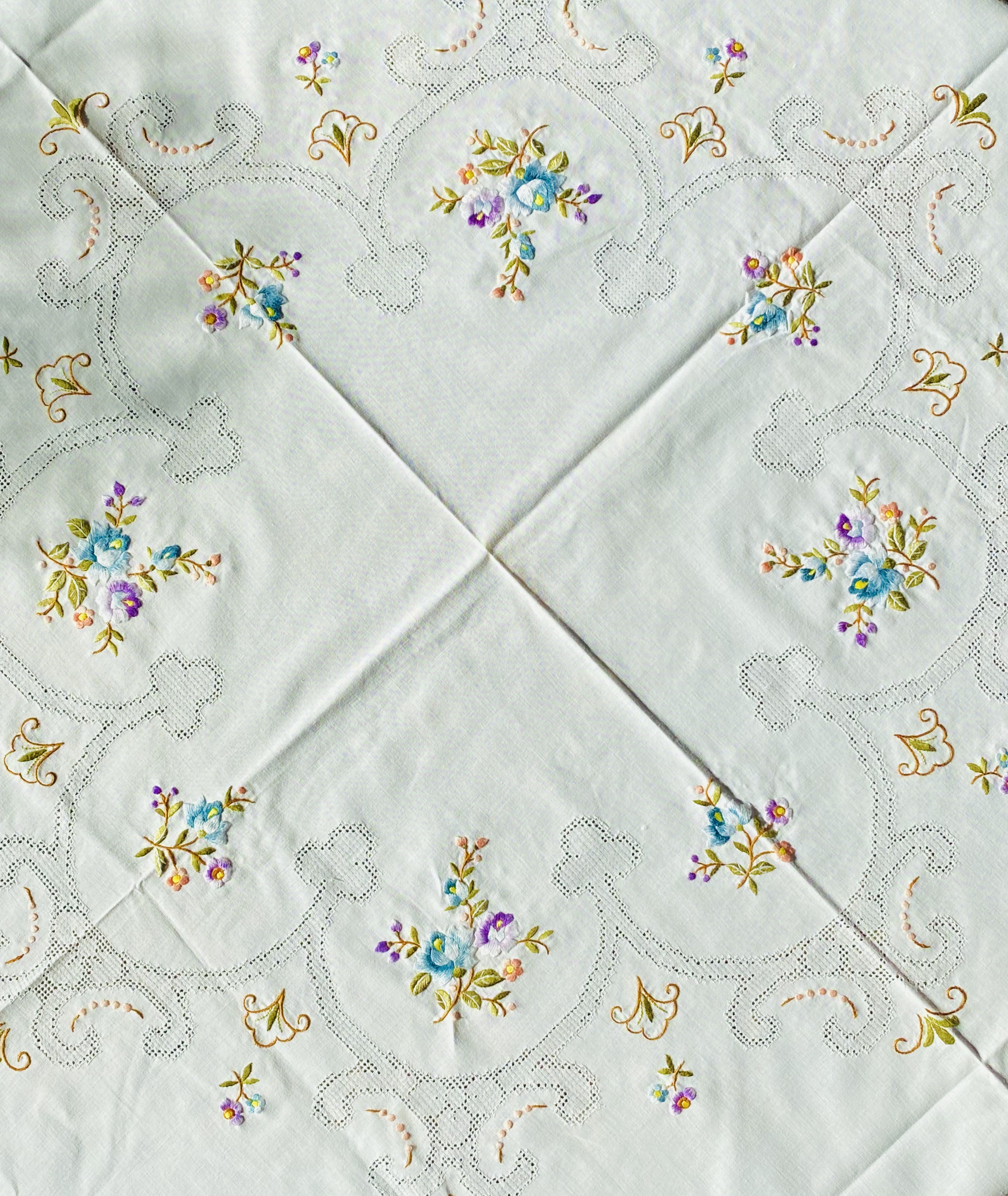 老外贸库存，纯棉彩色手绣桌布/桌旗/围裙