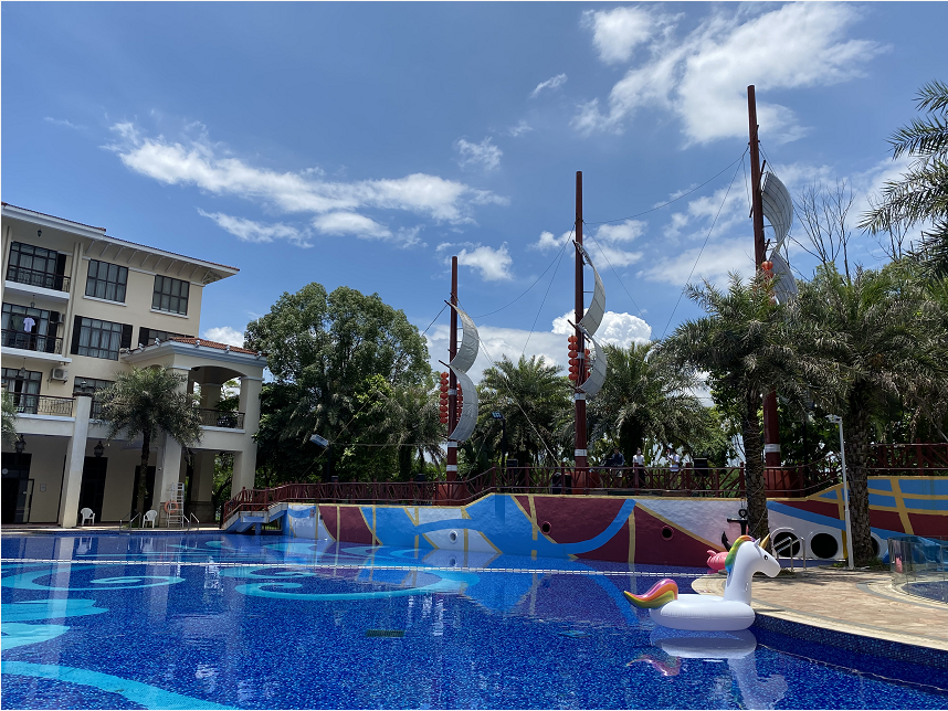 爽泡养生泉~仅06299抢东方夏湾拿酒店高级房1间 2大1小自助早餐