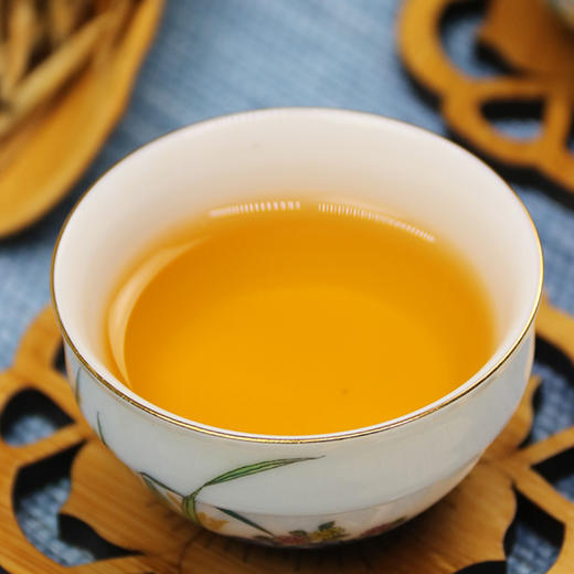 鸣龙典藏金芽一罐238g送礼盒 商品图2