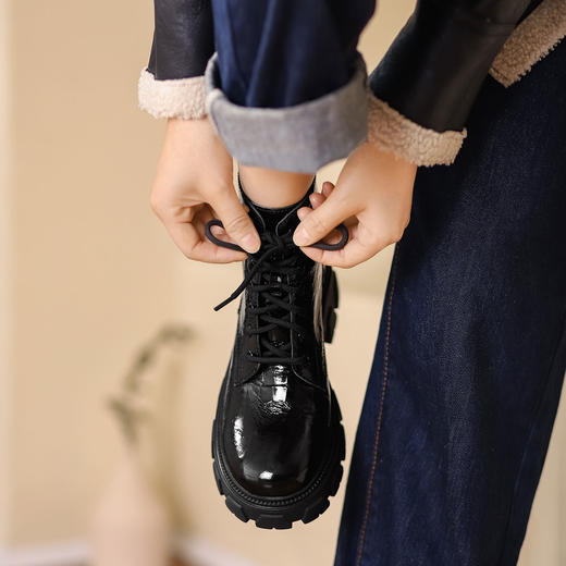 西村名物2021年秋冬爆款纯色简约学院百搭帅气显瘦英伦风单绒马丁靴女皮靴X21DS44361 商品图1