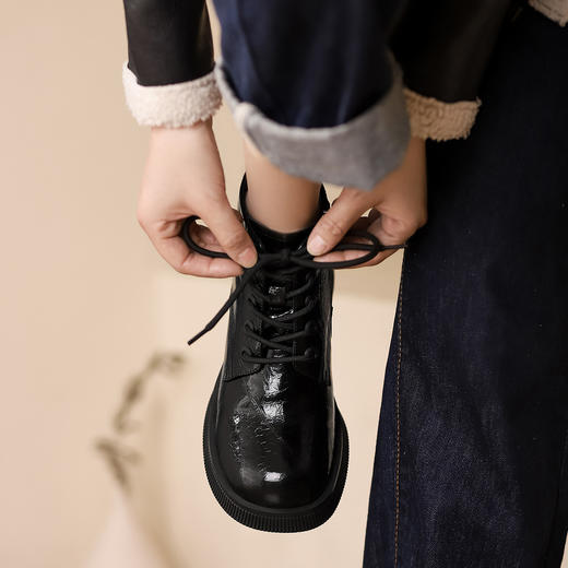 西村名物2021年秋冬爆款纯色简约学院百搭帅气显瘦英伦风单绒马丁靴女皮靴X21DS44371 商品图1