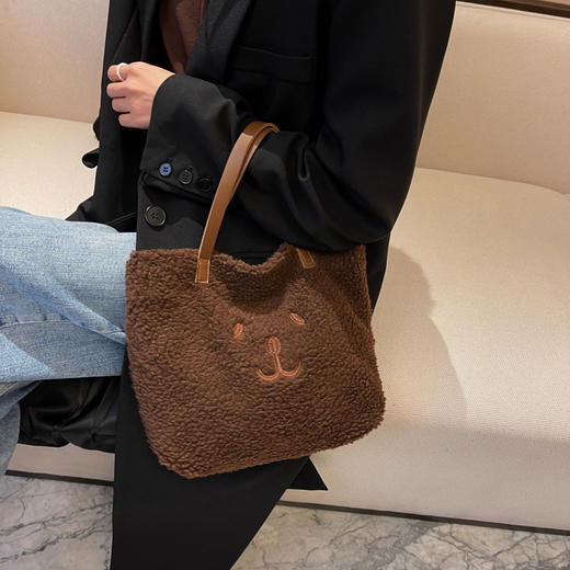 大容量毛茸茸包包女单肩包2021时尚秋冬可爱羊羔毛休闲手提托特包 商品图1
