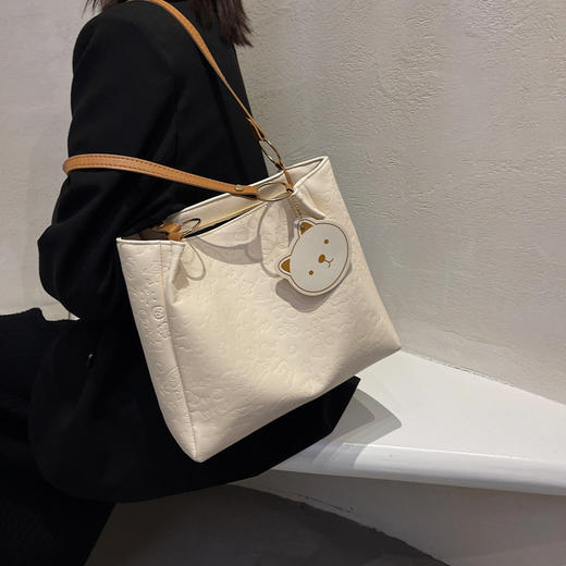 大容量女包2021新款秋季压花纯色单肩通勤包洋气休闲手提托特大包 商品图1