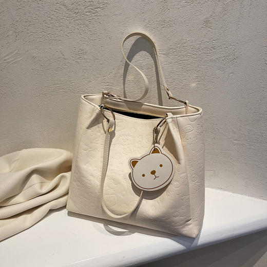 大容量女包2021新款秋季压花纯色单肩通勤包洋气休闲手提托特大包 商品图2