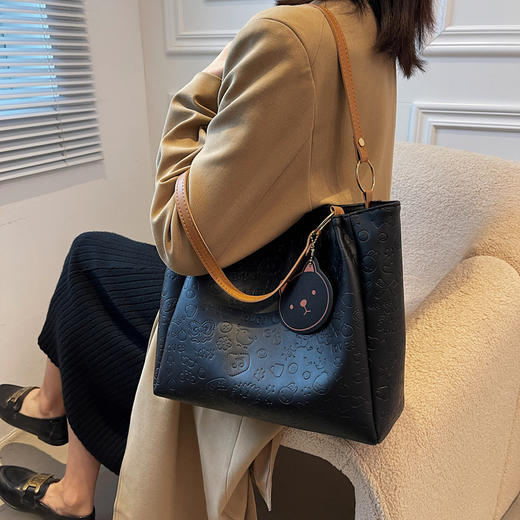 大容量女包2021新款秋季压花纯色单肩通勤包洋气休闲手提托特大包 商品图0