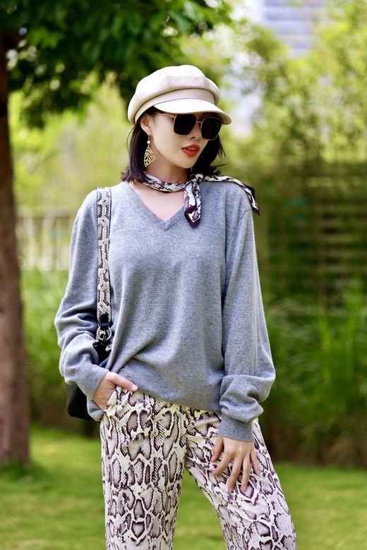 23032  荒漠图腾 蛇纹小丝巾 丝光缎 雾境 商品图5