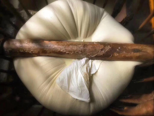 【云南石屏包浆豆腐】中国地理标识产品，舌尖上的中国重点推荐过，鲜嫩美味 一口爆浆！无添加无石膏 天然井水点卤~ （每盒约27个） 商品图5