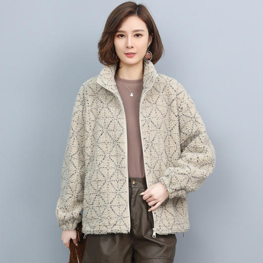 HR  YIYUN20997时尚立领抽绳下摆显瘦羊羔毛外套 商品图3