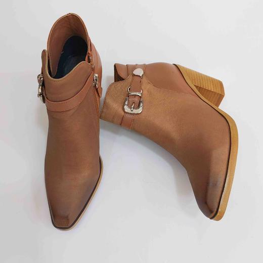 LFGJ 1123 真皮靴子女短靴高粗跟尖头时装休闲皮靴 商品图3