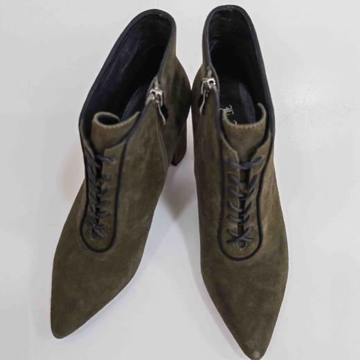 LFGJ 6604 时尚粗跟短靴女绒面拼接百搭尖头高跟鞋 商品图1