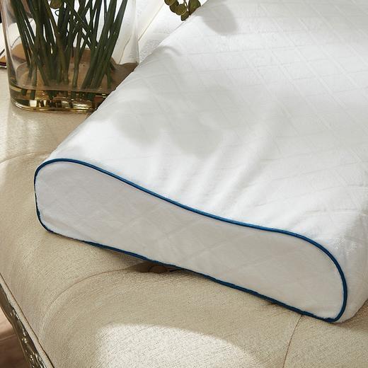 富安娜怡养玻尿酸护颈乳胶枕 商品图1