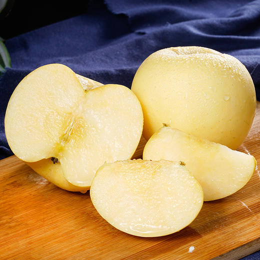 【山东.金苹果】奶油富士“黄金果” 果香浓郁 脆甜多汁 吃一口 就忘不了的味道 商品图4