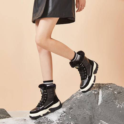 骆驼女鞋2021冬季新款厚底防水保暖雪地靴女士靴子加厚中筒棉靴女A14275698 商品图1