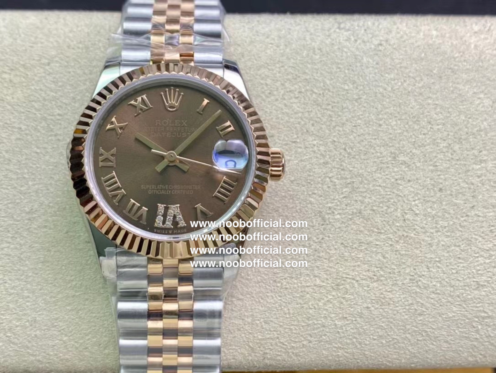 WF新力作《劳力士Rolex女款蚝式日志型腕表》31mm1：原装开模，表壳直径保持与原装一致31毫米。采用904L不锈钢来锻造不锈钢腕表表壳，具备高抗腐蚀性